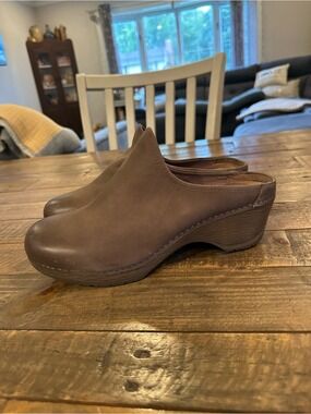 Dansko Brown Burnished Leather Slip On Mule Clogs Size 8